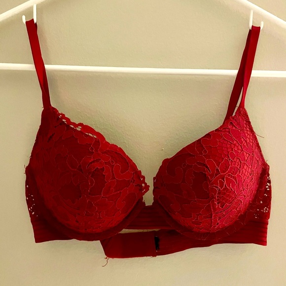 Victoria’s Secret bra 34b with robe - Picture 2 of 2